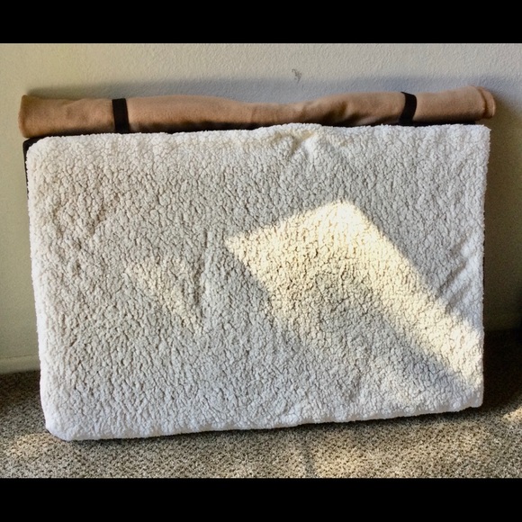 Imprest Pet 🐶 Dog Bed With Blanket Attached 🐾 - Picture 2 of 8